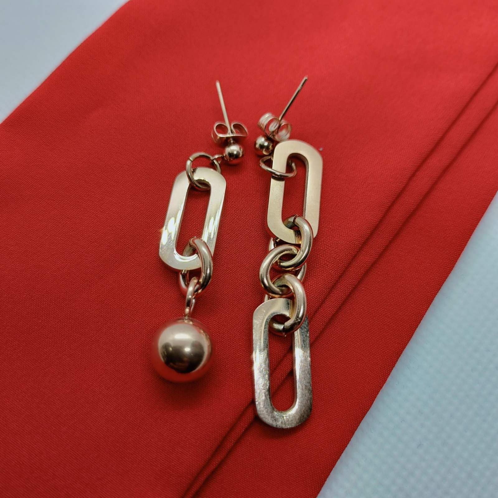 Серьги Stainless Steel Гвоздики Ассиметрия высота 48 мм ширина 9 мм золотистого цвета 120025
Серьги Stainless Steel Гвоздики Ассиметрия высота 48 мм ширина 9 мм золотистого цвета 120025