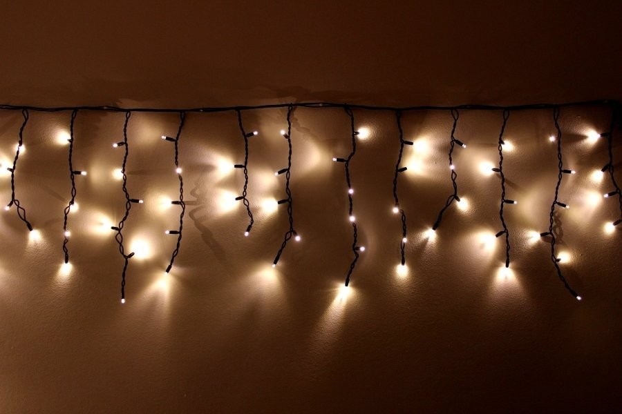 Светодиодная уличная гирлянда Бахрома (Icicle) 5 метров / 100 led "Теплый белый" (Черный провод)
Светодиодная уличная гирлянда Бахрома (Icicle) 5 метров / 100 led "Теплый белый" (Черный провод)