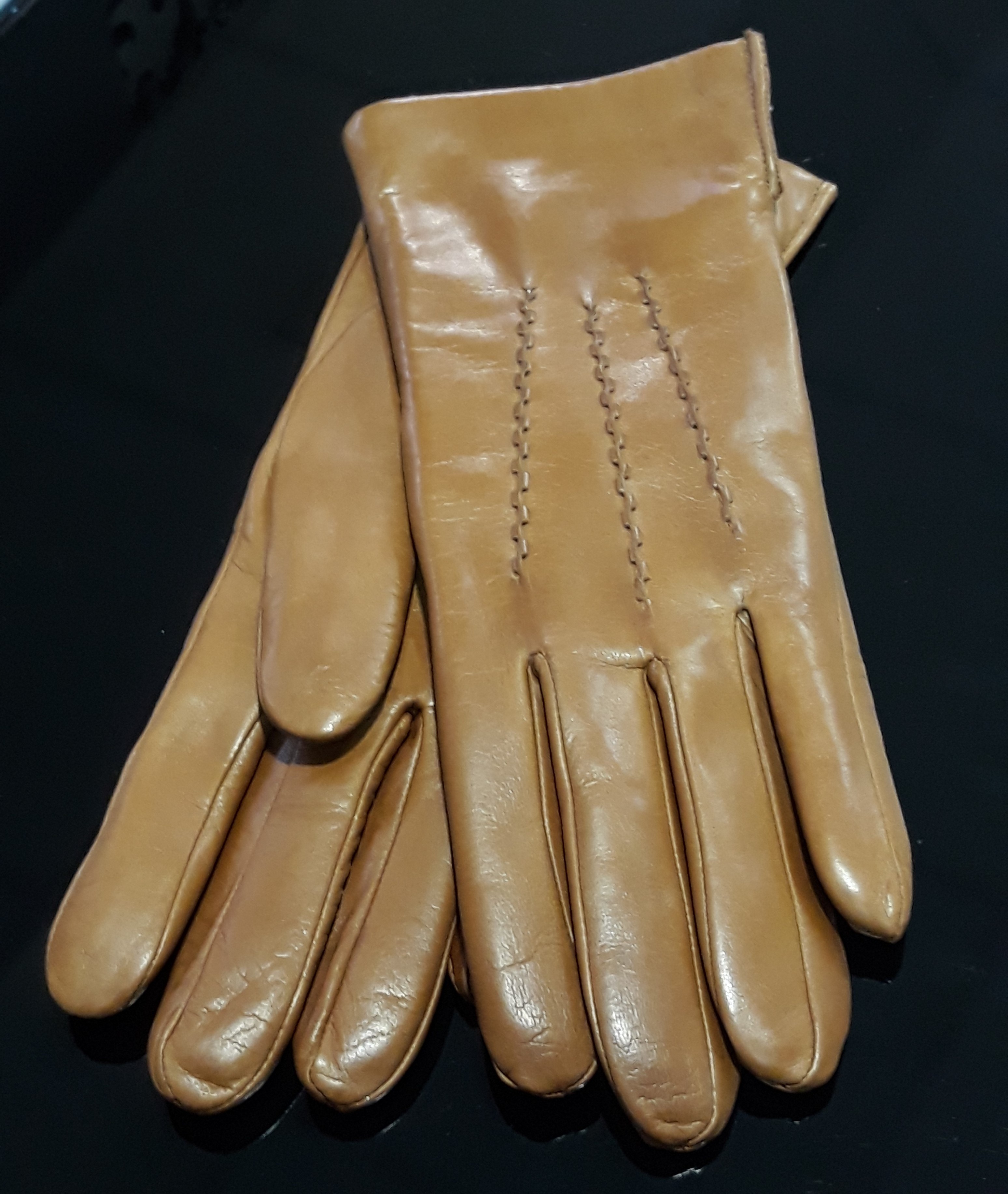 Мужские кожаные перчатки GlovesUA мод.512 р.11 светлый коньяк (валик по мод.036)
Мужские кожаные перчатки GlovesUA мод.512 р.11 светлый коньяк (валик по мод.036)