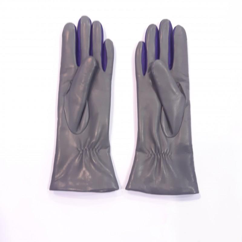Женские перчатки кожаные на резинке GlovesUA мод.442 р.7,5 серые с фиолетовыми стрелками
Женские перчатки кожаные на резинке GlovesUA мод.442 р.7,5 серые с фиолетовыми стрелками