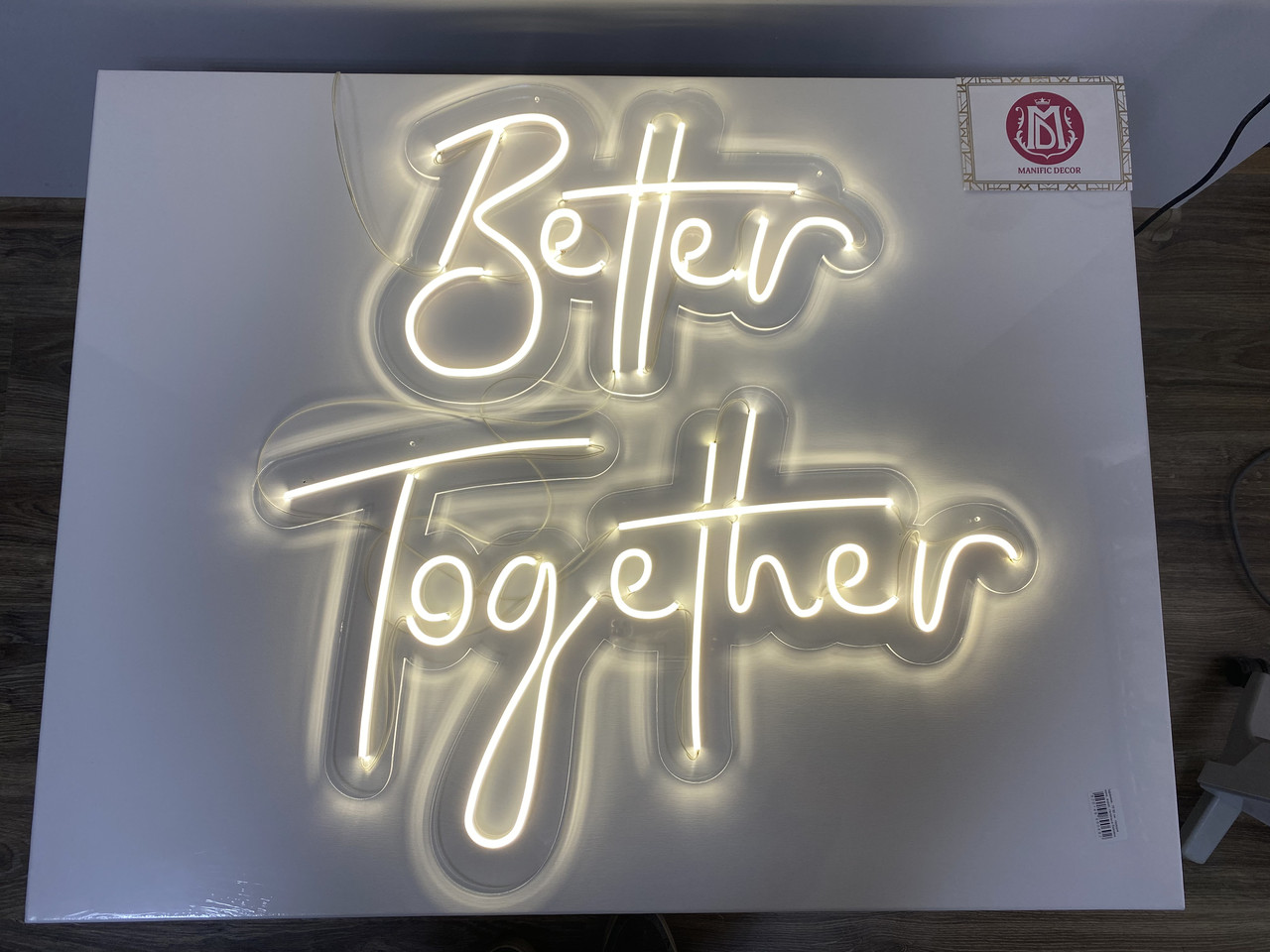 Неоновая надпись Better Together на свадьбу на акриловой основе под заказ Manific Decor
Неоновая надпись Better Together на свадьбу на акриловой основе под заказ Manific Decor