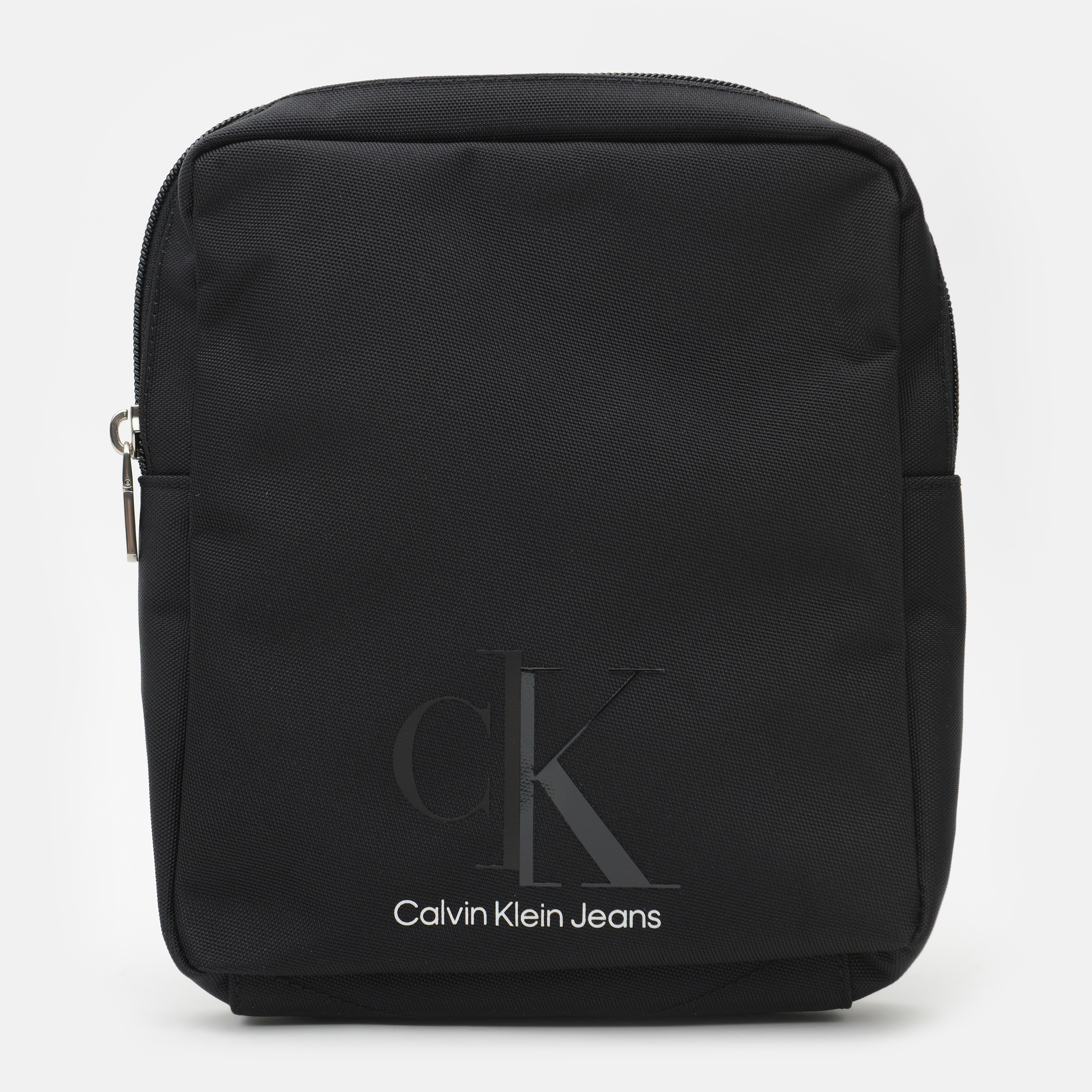 Сумка мужская Calvin Klein Jeans Sport Essentials Reporter S H K50K508185-BDS Black
Сумка мужская Calvin Klein Jeans Sport Essentials Reporter S H K50K508185-BDS Black