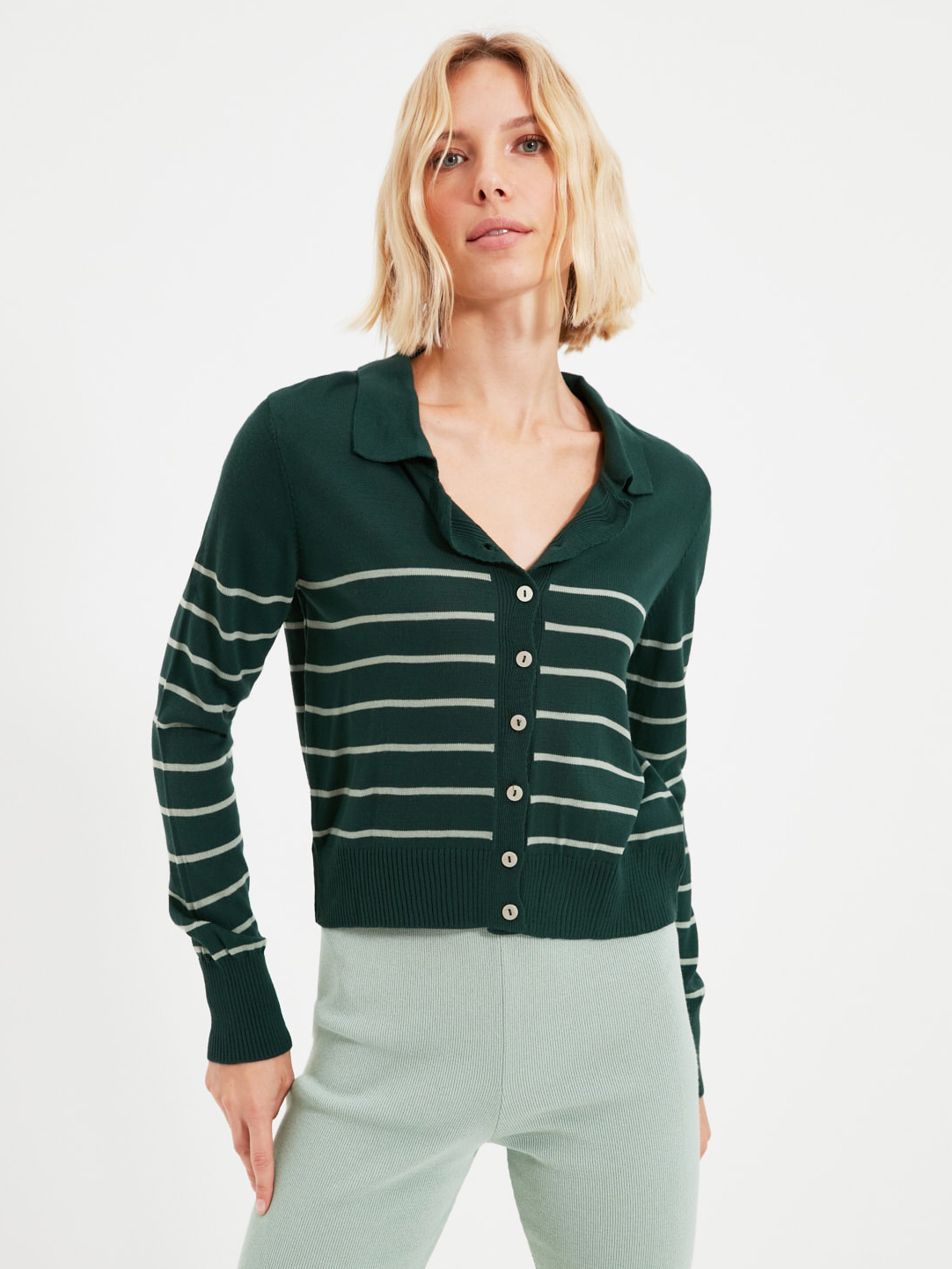 Кардиган Trendyol TWOAW22HI0241 Emerald Green, Кардиган Trendyol TWOAW22HI0241 L Emerald Green
Кардиган Trendyol TWOAW22HI0241 Emerald Green, Кардиган Trendyol TWOAW22HI0241 L Emerald Green