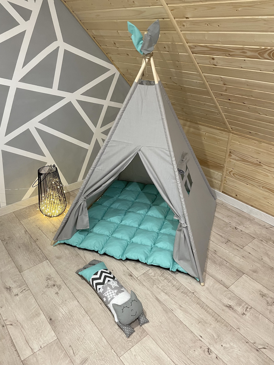 Вигвам детский игровой iKids с мягким мятным ковриком однотонный серый Тень с окошком+4 пера+1 декоративная подушка Котик + сумка для хранения
Вигвам детский игровой iKids с мягким мятным ковриком однотонный серый Тень с окошком+4 пера+1 декоративная подушка Котик + сумка для хранения