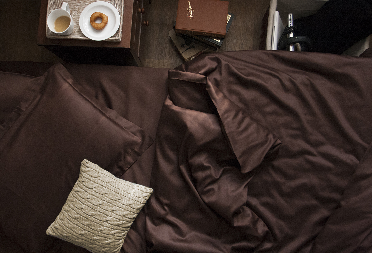 Комплект постельного белья Sleeper Set Сатин 1,5 полуторный 145x210 Dark Chocolate (SS-DC-1,5)
Комплект постельного белья Sleeper Set Сатин 1,5 полуторный 145x210 Dark Chocolate (SS-DC-1,5)