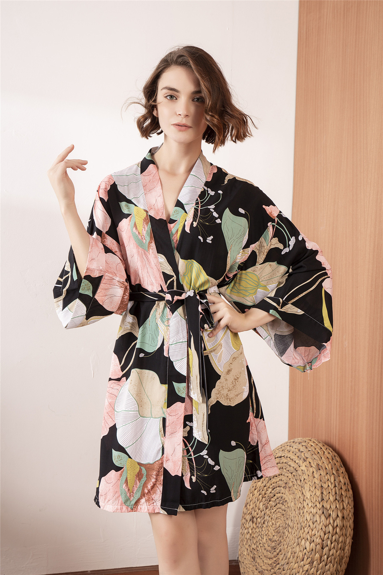 Халат женский домашний с растительным принтом Big flowers Berni Fashion () Черный, Халат женский домашний с растительным принтом Big flowers Berni Fashion (S) Черный
Халат женский домашний с растительным принтом Big flowers Berni Fashion () Черный, Халат женский домашний с растительным принтом Big flowers Berni Fashion (S) Черный