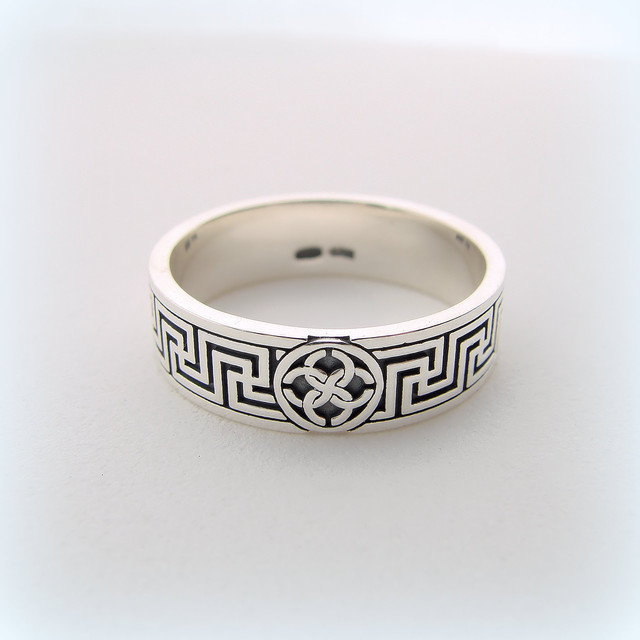 Серебряное Кольцо-оберег Свадебное II р 22 925 проба
Серебряное Кольцо-оберег Свадебное II р 22 925 проба