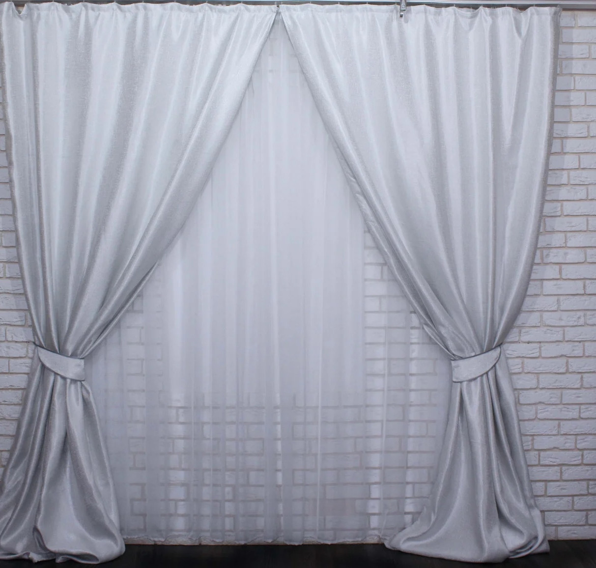 Комплект штор Chtextil з тканини блекаут -софт Люкс Белый Ширина каждой шторы по 2.5м
Комплект штор Chtextil з тканини блекаут -софт Люкс Белый Ширина каждой шторы по 2.5м