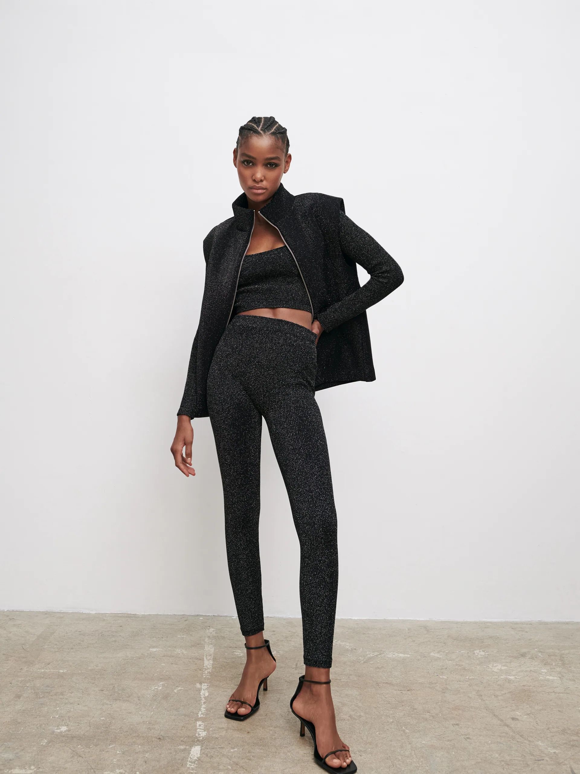 Леггинсы Zara 1014-426-033 - Черные блеск, Леггинсы Zara 1014-426-033 XS-S Черные блеск
Леггинсы Zara 1014-426-033 - Черные блеск, Леггинсы Zara 1014-426-033 XS-S Черные блеск