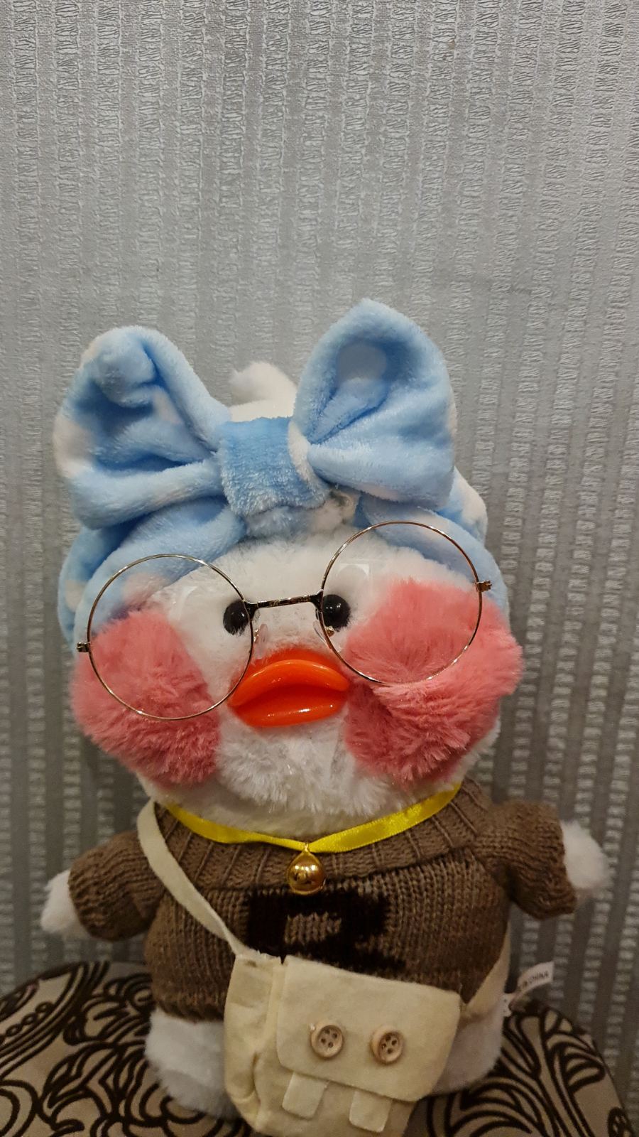 Мягкая игрушка Плюшевая Лалафанфан Уточка Lalafanfan Duck в одежде 29 см белый голубой беж сумка
Мягкая игрушка Плюшевая Лалафанфан Уточка Lalafanfan Duck в одежде 29 см белый голубой беж сумка