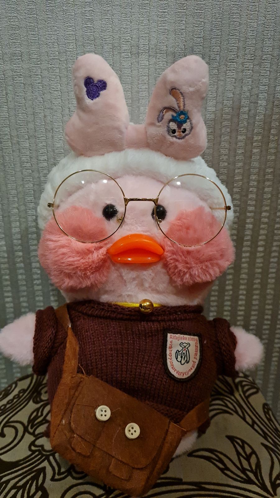 Мягкая игрушка Плюшевая Лалафанфан Уточка Lalafanfan Duck в одежде 29 см розовый коричневый сумка
Мягкая игрушка Плюшевая Лалафанфан Уточка Lalafanfan Duck в одежде 29 см розовый коричневый сумка