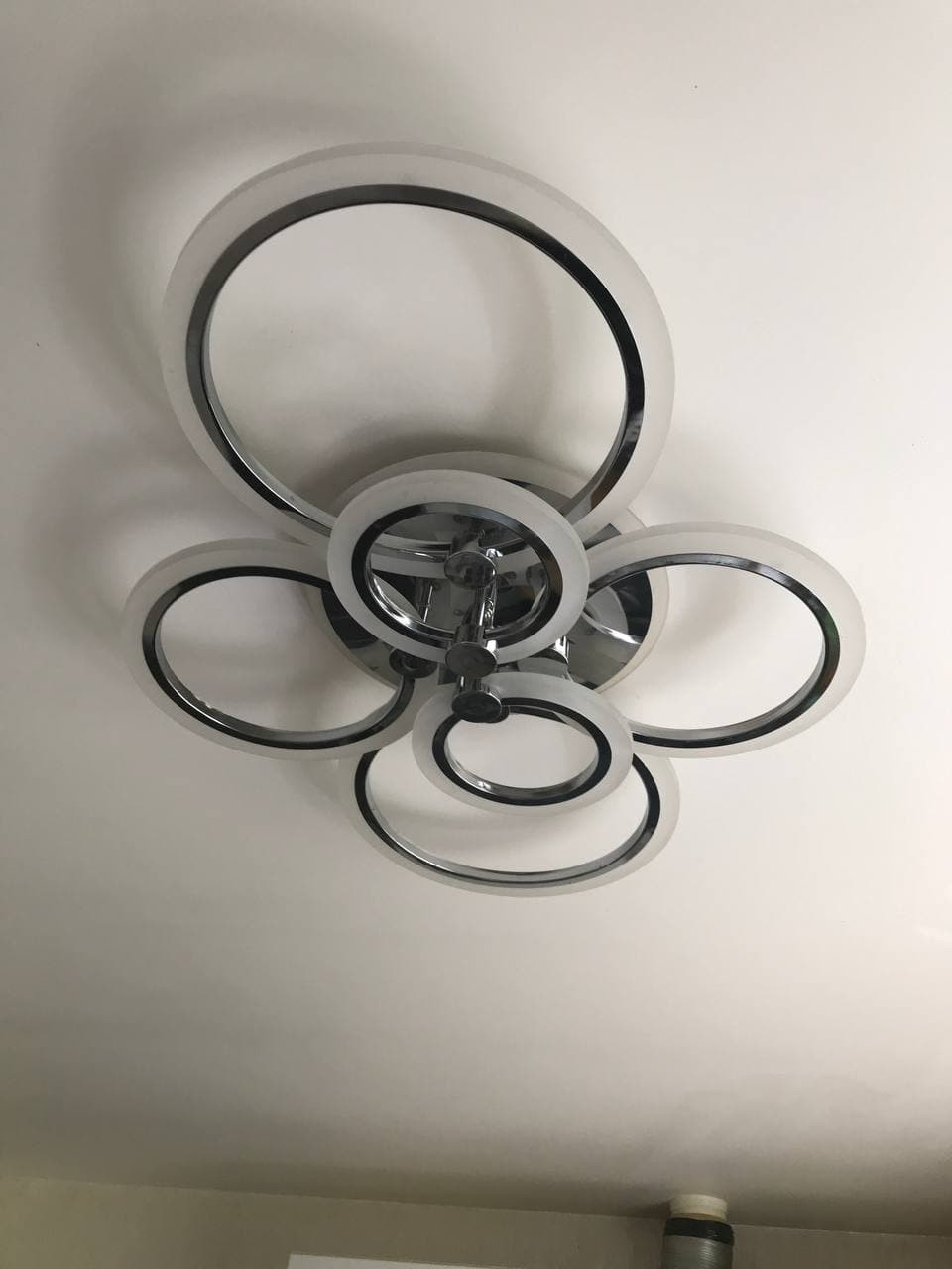 Люстра светодиодная Vatan Light Хром « Круги 6» 140Вт LED подсветка RGB (16-22 м.кв освещения )
Люстра светодиодная Vatan Light Хром « Круги 6» 140Вт LED подсветка RGB (16-22 м.кв освещения )