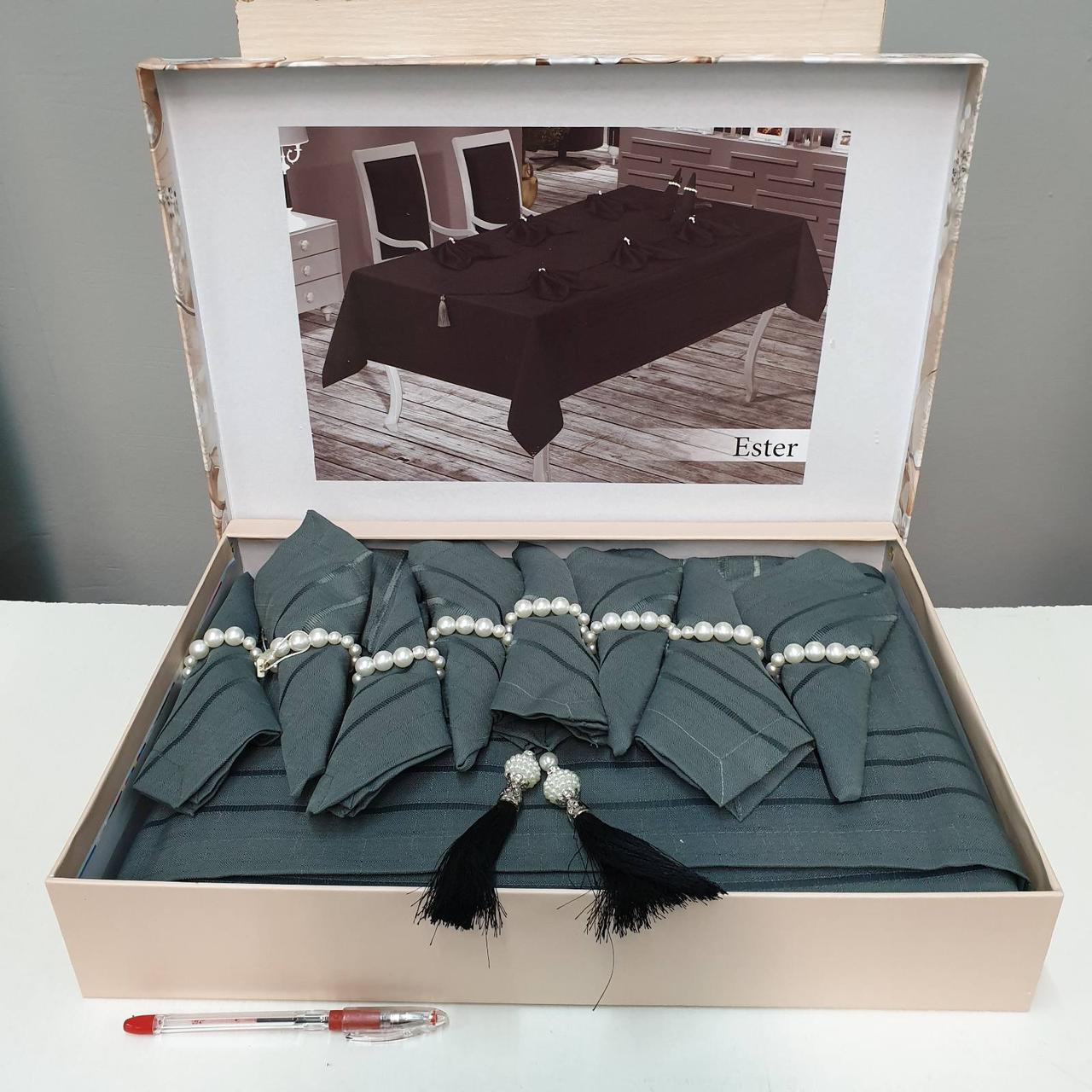 Скатерть прямоугольная 160х220 +8 салфеток 35х35 (TM Maison Royale) Ester Koyu Yesil, Турция Код 12493 
Скатерть прямоугольная 160х220 +8 салфеток 35х35 (TM Maison Royale) Ester Koyu Yesil, Турция Код 12493