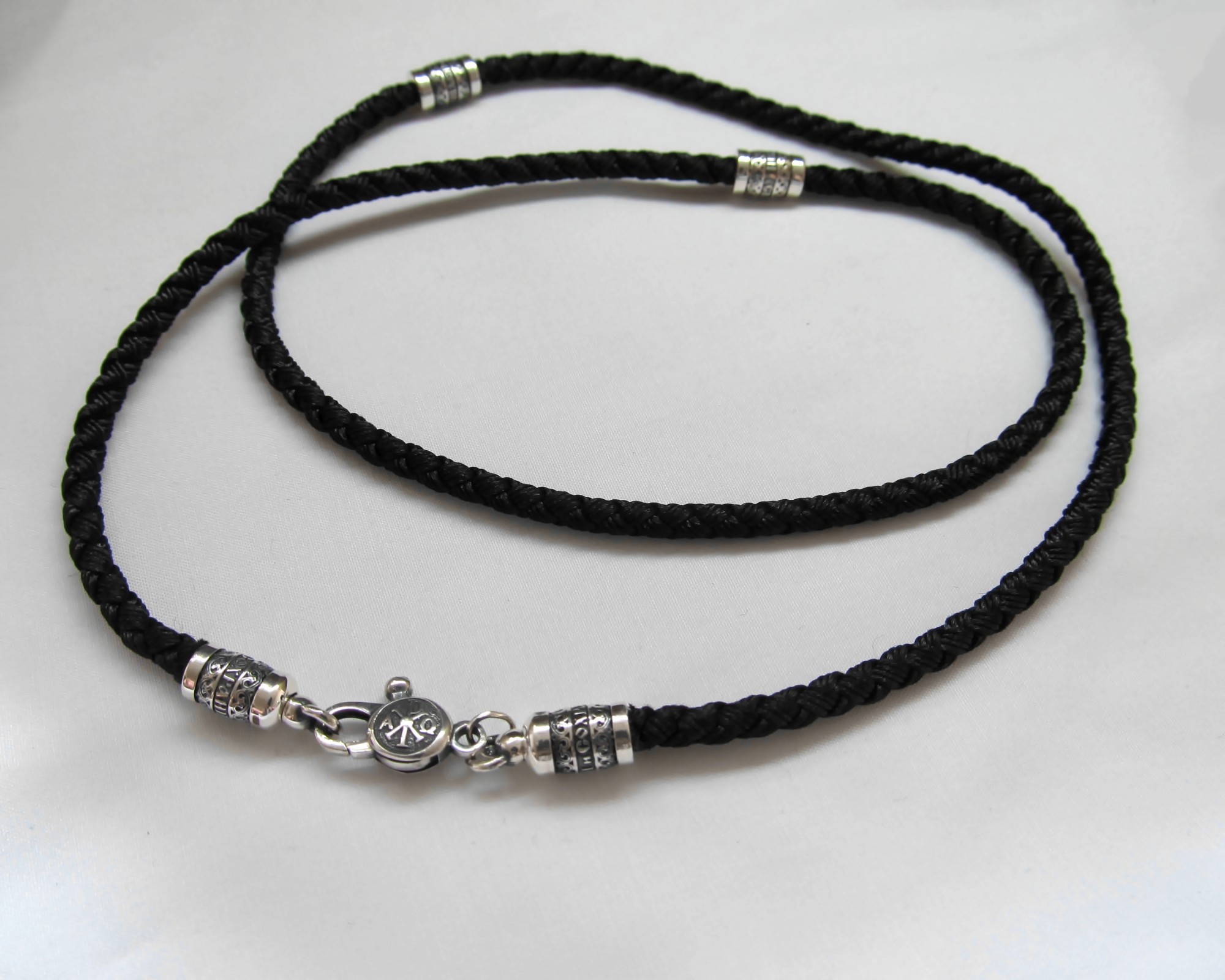 Шнур шелковый с серебряным замком и вставками SilverArtisan 1.71178 70 размер
Шнур шелковый с серебряным замком и вставками SilverArtisan 1.71178 70 размер