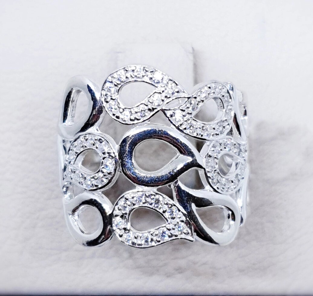 Кольцо серебряное с кубическим цирконием 18,5 4,15 г
Кольцо серебряное с кубическим цирконием 18,5 4,15 г