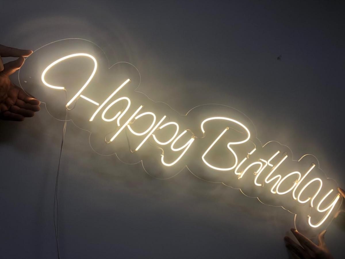 Неоновая надпись Manific Decor Happy Birthday в 1 строку на акриловой подоснове 105х27 см (N.020)
Неоновая надпись Manific Decor Happy Birthday в 1 строку на акриловой подоснове 105х27 см (N.020)