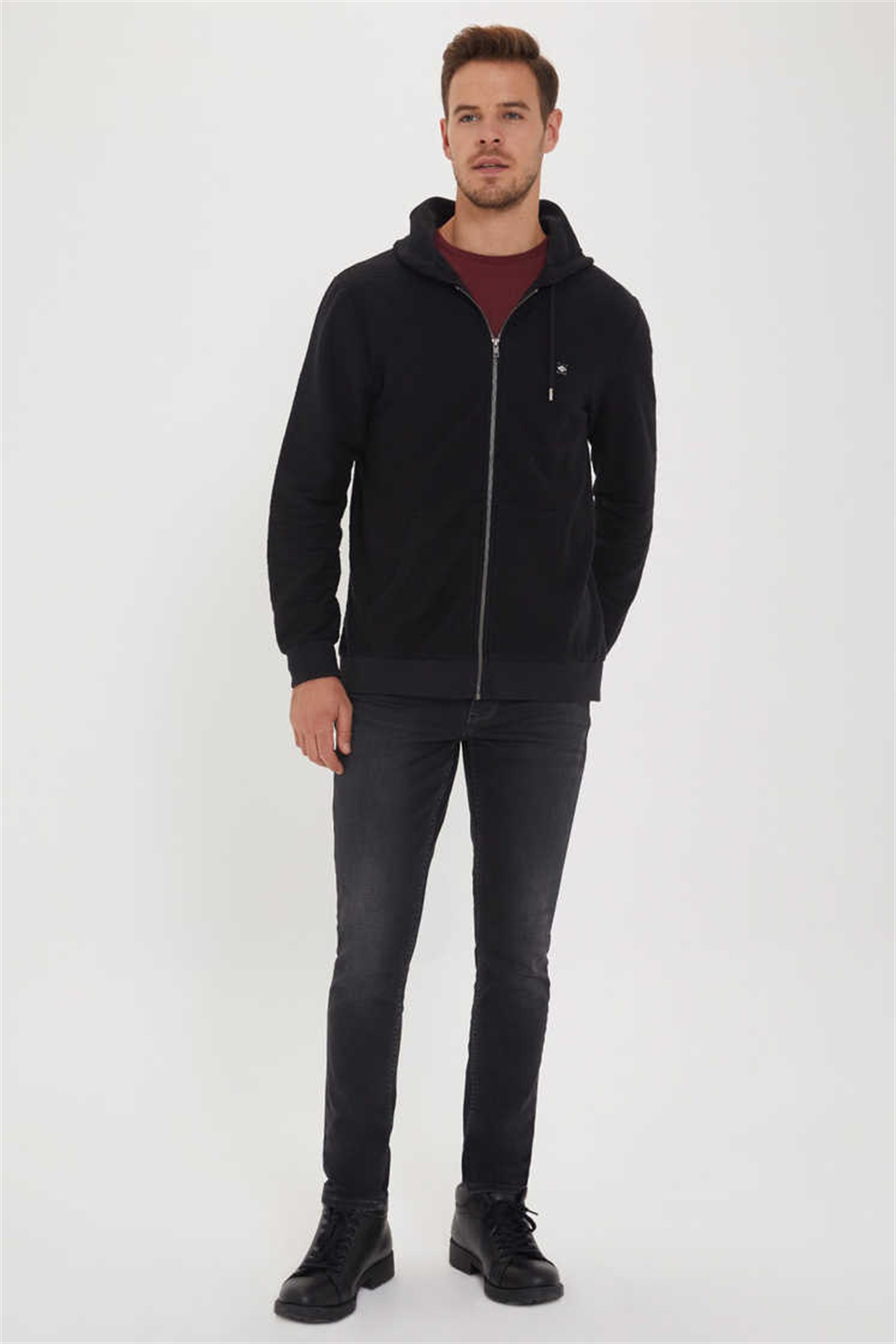Свитшот мужской Lee Cooper Черный (201 LCM 241046 8101, Свитшот мужской Lee Cooper Черный XL (201 LCM 241046 8101)
Свитшот мужской Lee Cooper Черный (201 LCM 241046 8101, Свитшот мужской Lee Cooper Черный XL (201 LCM 241046 8101)