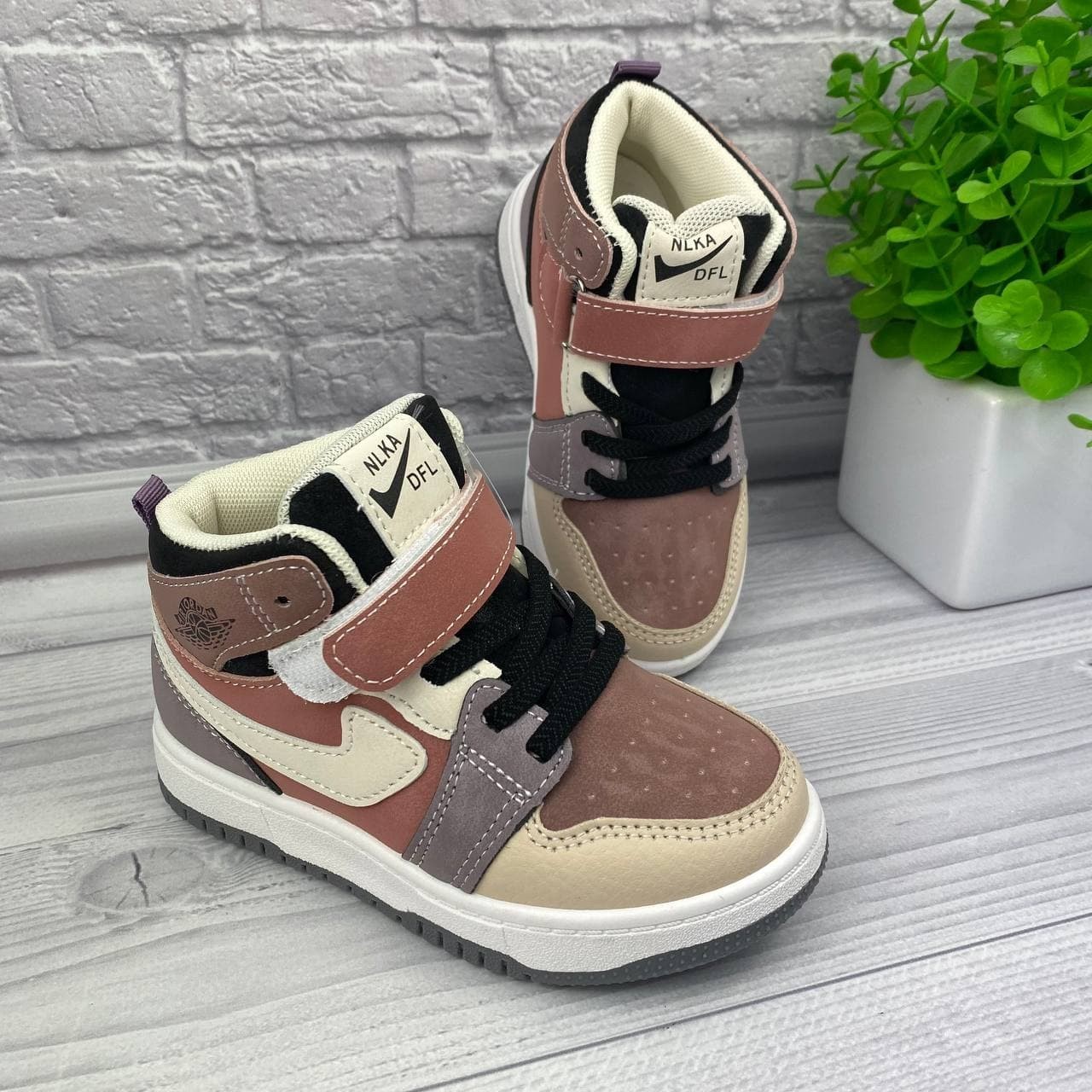 Кроссовки-хайтопы для девочек демисезонные Kimboo 1101 р.31 18,5 см коричневые с бежевым
Кроссовки-хайтопы для девочек демисезонные Kimboo 1101 р.31 18,5 см коричневые с бежевым