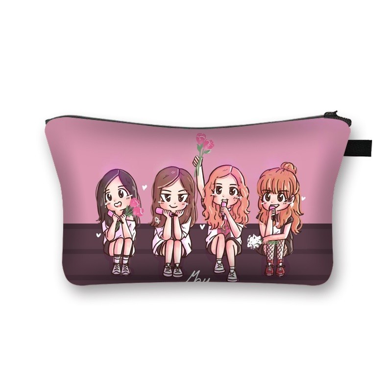 Косметичка молодежная модная женская органайзер для макияжа мейкапа KPOP Blackpink Anime Блекпинк Анимэ для девочек с принтом розовая
Косметичка молодежная модная женская органайзер для макияжа мейкапа KPOP Blackpink Anime Блекпинк Анимэ для девочек с принтом розовая