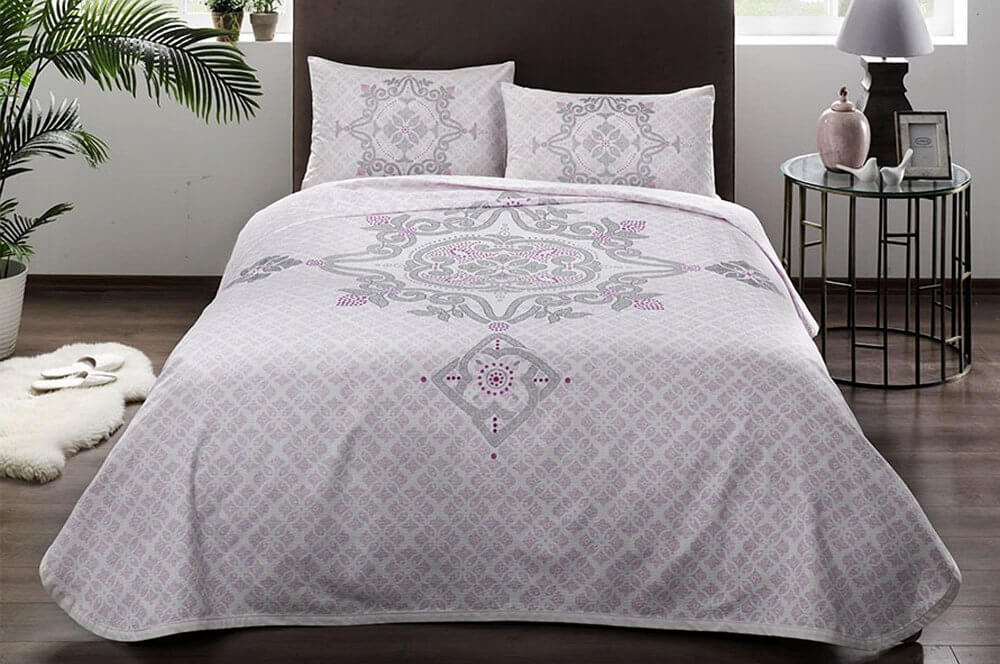 Комплект постельного белья с покрывалом-пике TAC Elegance Lilac полуторный / простынь на резинке
Комплект постельного белья с покрывалом-пике TAC Elegance Lilac полуторный / простынь на резинке