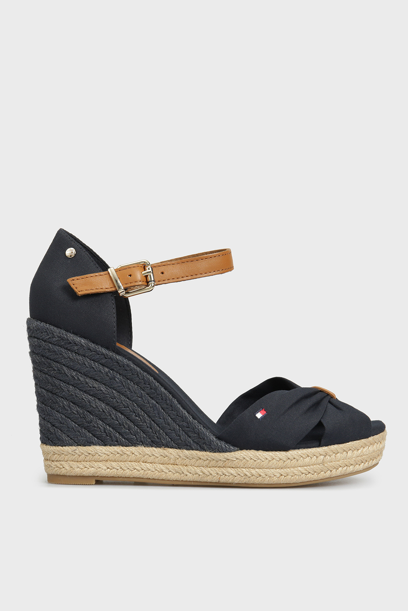 Женские темно-синие босоножки BASIC OPEN TOE HIGH WEDGE Tommy Hilfiger 39 FW0FW04784
Женские темно-синие босоножки BASIC OPEN TOE HIGH WEDGE Tommy Hilfiger 39 FW0FW04784
