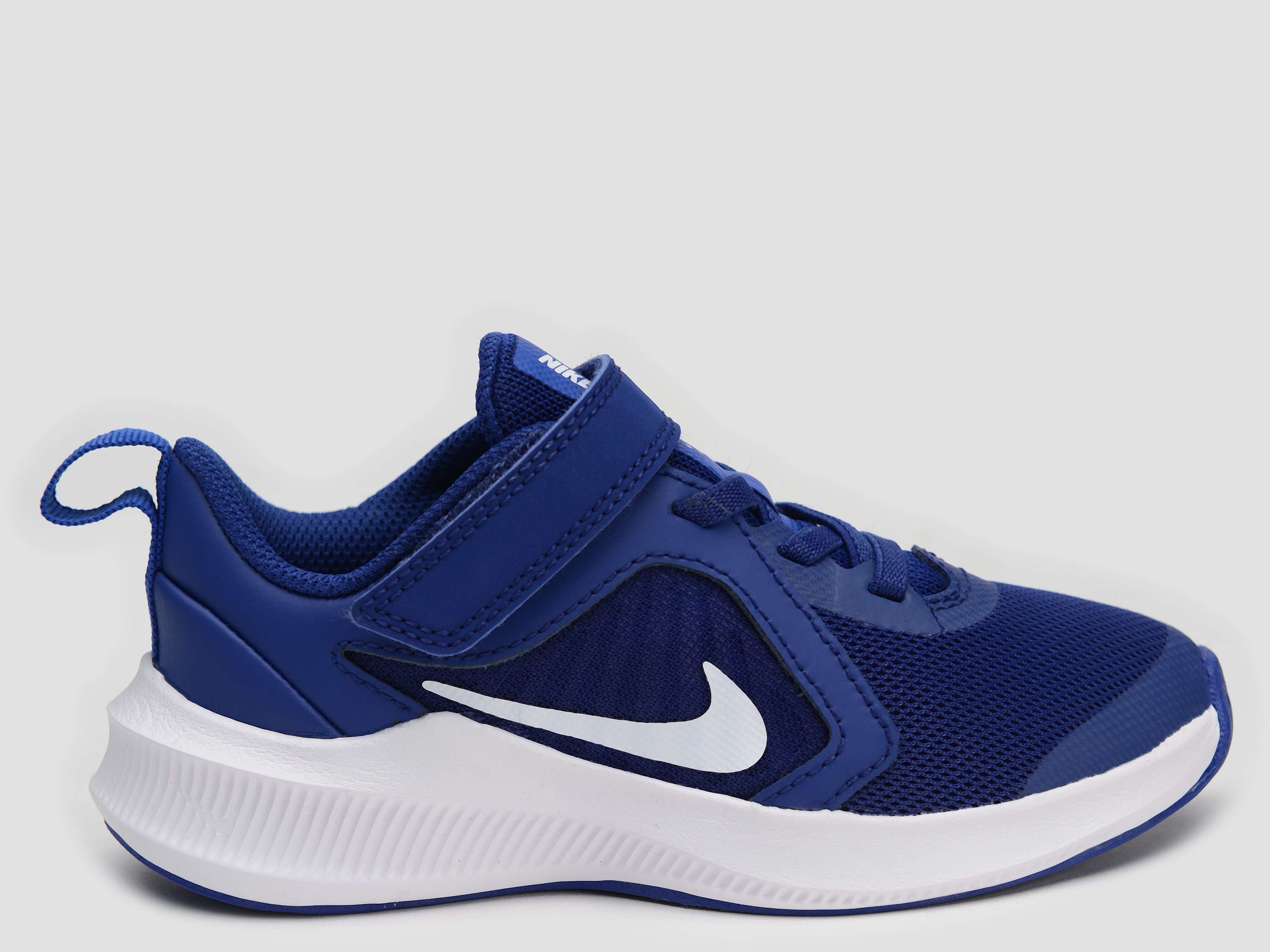 Кроссовки детские Nike Downshifter 10 (Psv) CJ2067-401 26.5 (10.5C) 16.5 см Синие
Кроссовки детские Nike Downshifter 10 (Psv) CJ2067-401 26.5 (10.5C) 16.5 см Синие