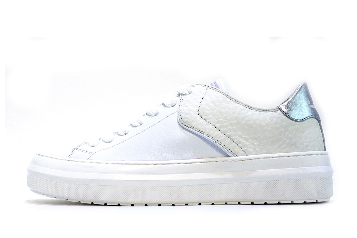 Женские кроссовки Voile Blanche 37 (4552-37)
Женские кроссовки Voile Blanche 37 (4552-37)