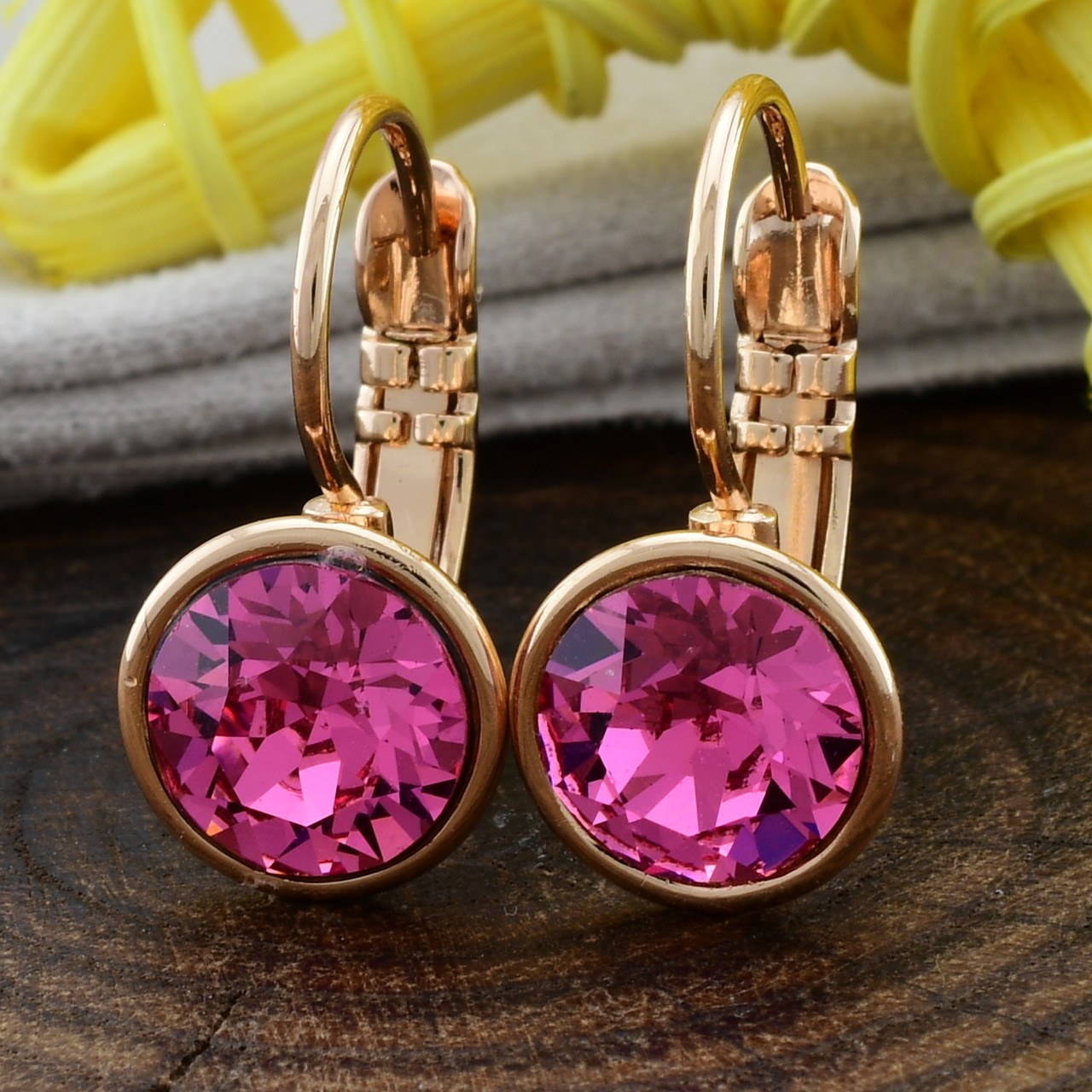 Серьги Xuping с кристаллами Swarovski 27266 размер 17х8 мм вес 2.6 г цвет розовый позолота 18К
Серьги Xuping с кристаллами Swarovski 27266 размер 17х8 мм вес 2.6 г цвет розовый позолота 18К