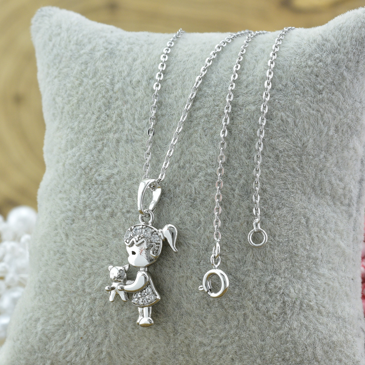 Набор Xuping 90589 цепочка 50х0.1см + кулон 26х14 мм белые фианиты позолота Белое золото
Набор Xuping 90589 цепочка 50х0.1см + кулон 26х14 мм белые фианиты позолота Белое золото