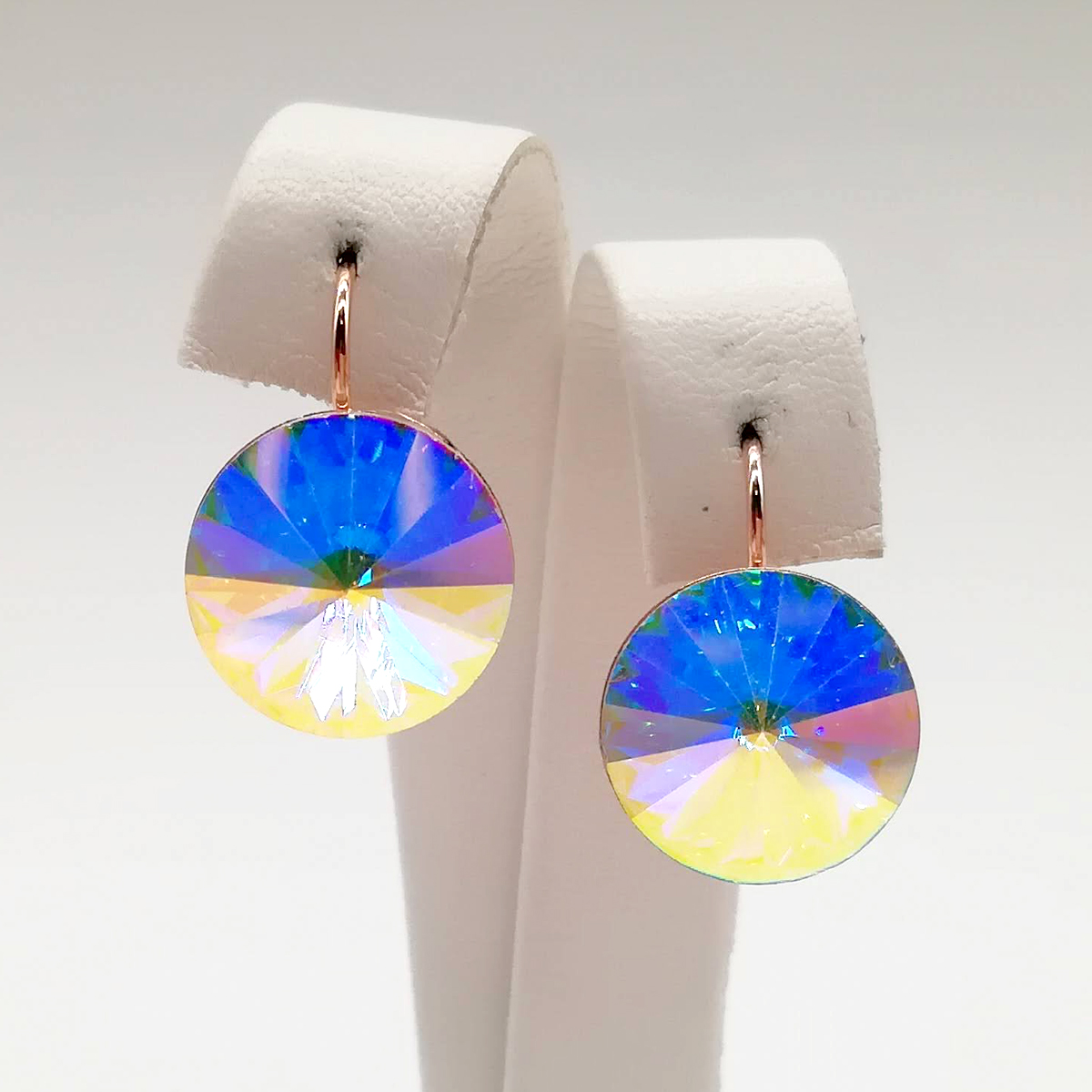 Серьги SONATA из медицинского золота, кристаллы Swarovski цвета "Хамелеон" позолота PO, 24713
Серьги SONATA из медицинского золота, кристаллы Swarovski цвета "Хамелеон" позолота PO, 24713