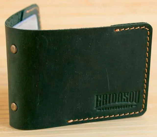 Кардхолдер Gridasov Leathercraft Quadro из натуральной кожи коричневый (CR-010-BR)
Кардхолдер Gridasov Leathercraft Quadro из натуральной кожи коричневый (CR-010-BR)