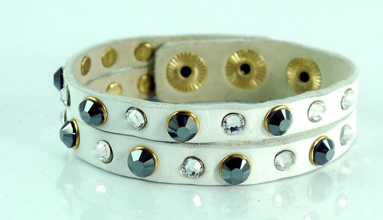 Браслет из натуральной кожи с элементами Swarovski Scappa белый SW807 757150949
Браслет из натуральной кожи с элементами Swarovski Scappa белый SW807 757150949