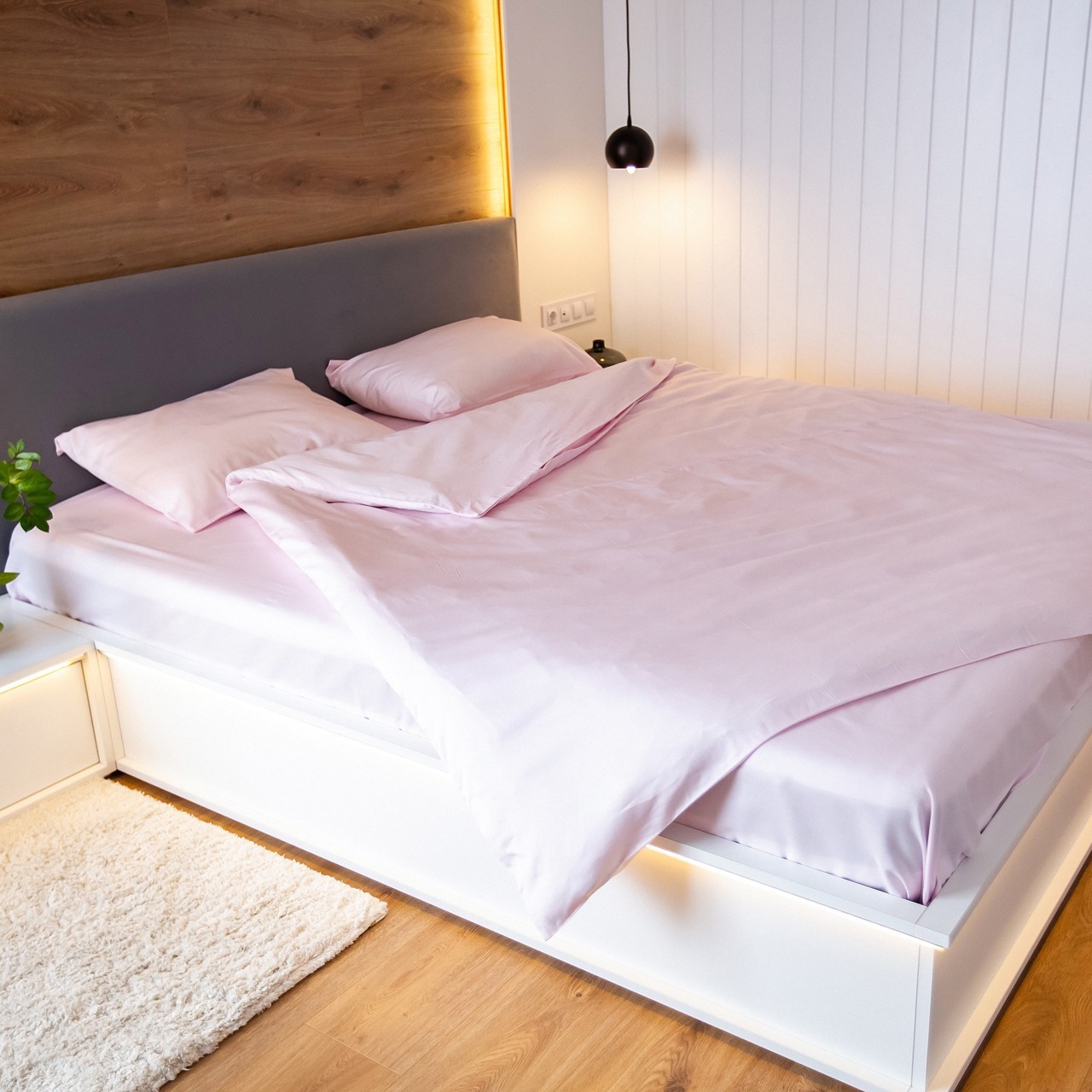 Комплект постельного белья из сатина NaviHome "Зефирный сон" нежно-розовый двуспальный
Комплект постельного белья из сатина NaviHome "Зефирный сон" нежно-розовый двуспальный