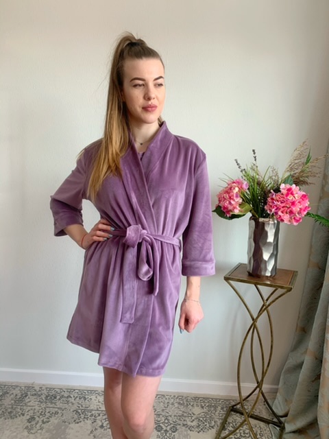 Плюшевый женский халатик на запах  Лиловый, Плюшевый женский халатик на запах M Лиловый 
Плюшевый женский халатик на запах  Лиловый, Плюшевый женский халатик на запах M Лиловый