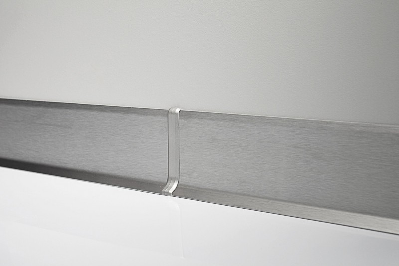 Плинтус из нержавеющей стали Profilpas Metal line 790s высота 40 мм сатинированный (Metal Line 790/4)
Плинтус из нержавеющей стали Profilpas Metal line 790s высота 40 мм сатинированный (Metal Line 790/4)