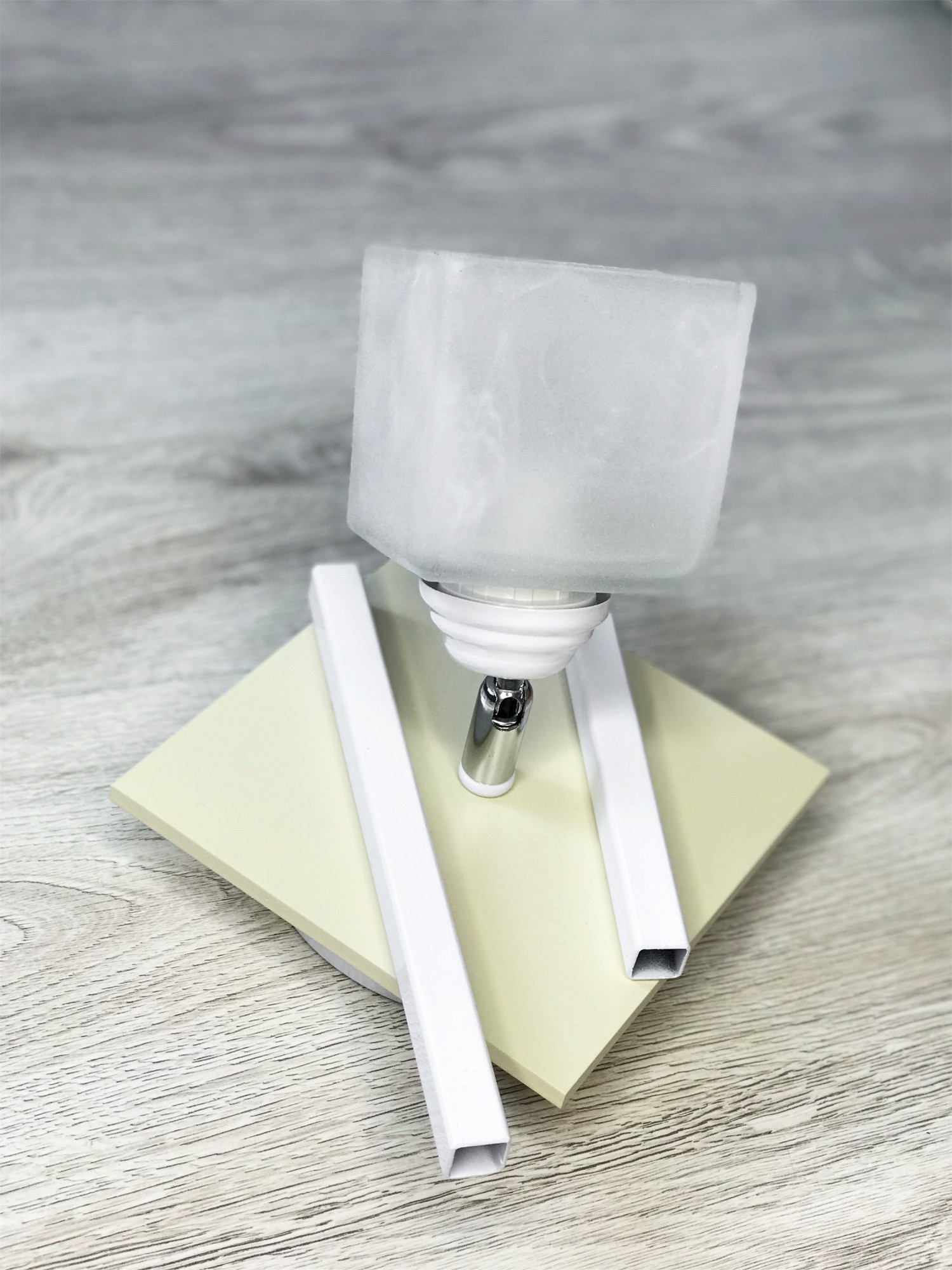 Бра настенный светильник Grand Versal Данко (2602-5)
Бра настенный светильник Grand Versal Данко (2602-5)