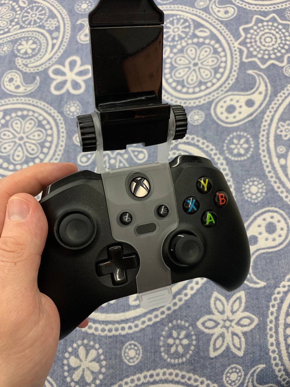 Держатель-зажим DOBE для мобильного телефона для геймпада Microsoft  Wireless Controller приставки-консоли Xbox Series S | X, Xbox One – фото,  отзывы, характеристики в интернет-магазине ROZETKA от продавца: Playsole  Vinyls | Купить в