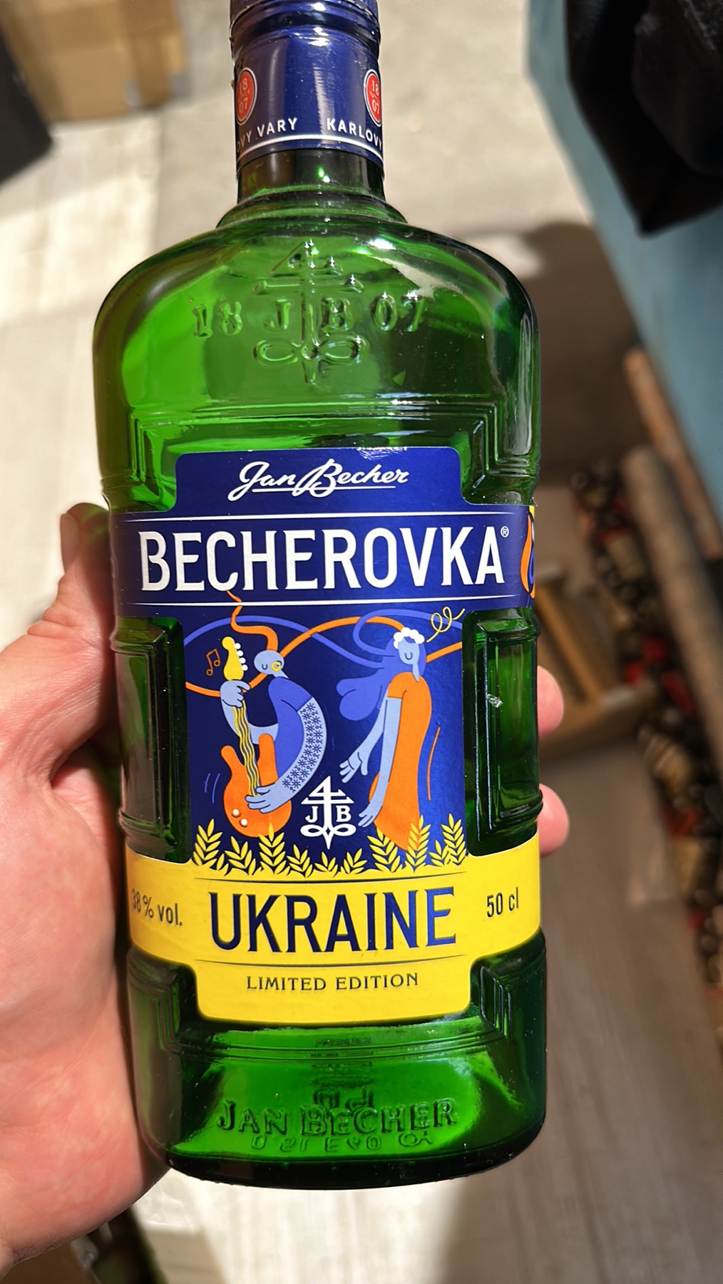 Ликерная настойка на травах Becherovka 0.5 л UKRAINE LIMITED EDITION 38%  (8594405101537G) – фото, отзывы, характеристики в интернет-магазине ROZETKA  | Купить в Украине: Киеве, Харькове, Днепре, Одессе, Запорожье, Львове