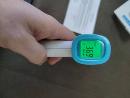 Безконтактний термометр градусник електронний інфрачервоний цифровий для дітей і дорослих дистанційний вимірювач температури пірометр безконтактні термометри електронні градусники SBTR JRT-016 (JR-016T52) фото від покупців 5