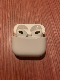 Наушники Apple AirPods with Wireless Charging Case 2021 (3-е поколение) (MME73TY/A) фото от покупателей 18