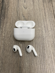 Наушники Apple AirPods with Wireless Charging Case 2021 (3-е поколение) (MME73TY/A) фото от покупателей 17
