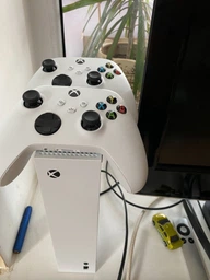 Microsoft Xbox Series S 512Gb + дод. Геймпад Microsoft Xbox Series X, S (Robot White) фото від покупців 14
