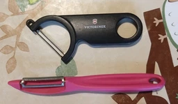 Овощечистка Victorinox 175 мм, розовая (7.6075.5) фото от покупателей 11