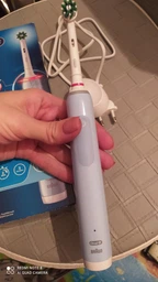 Электрическая зубная щетка Oral-B Pro 3 Sensitive Clean 3000 (4210201291237) фото от покупателей 15