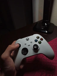Геймпад Microsoft Xbox Series X | S Wireless Controller Pulse Red (QAU-00012) фото від покупців 1