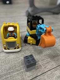 Конструктор LEGO DUPLO Town Вантажівка та гусеничний екскаватор 20 деталей (10931) фото від покупців 12
