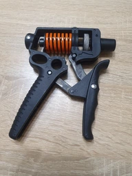 Эспандер кистевой Ножницы пружиный регулируемый 20-130кг CIMA Grip Ultra CM-W777 Материал: металл. Нагрузка: регулируемая 20-130 кг. Цвет: чёрный-оранжевый. фото от покупателей 2