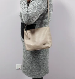 Кожаная женская сумка кросс-боди Borsacomoda 810023 черная фото от покупателей 19