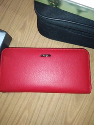 Женский кожаный кошелек лаковый на молнии Kafa BC74 с блокировкой RFID-сигналов черный фото от покупателей 17