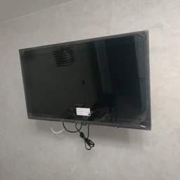 Телевізор Kivi 32H710KB фото від покупців 9